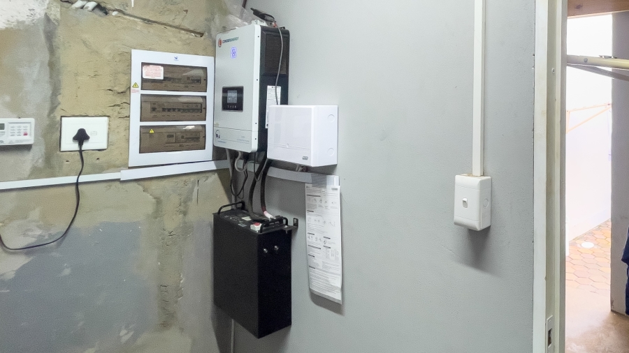 6 Bedroom Property for Sale in Riverside Western Cape